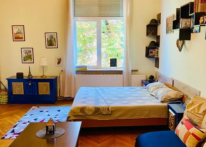 Central 2 Bedrooms Apartment